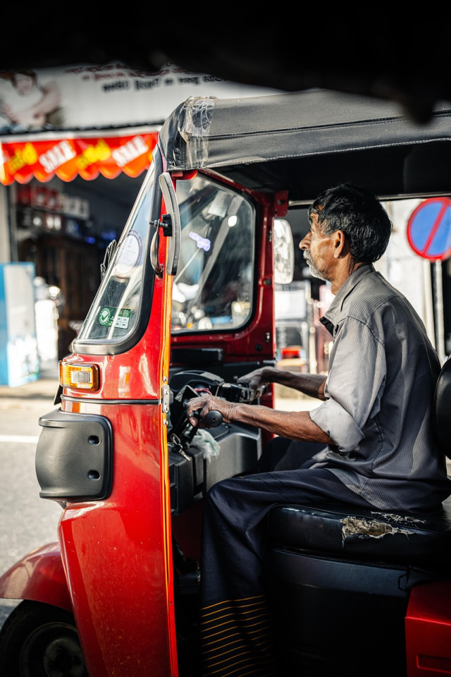 TukTuk Day Tour — Kandy